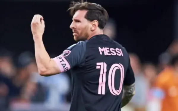 Messi bất ngờ bị đối thủ chê "vô giáo dục"