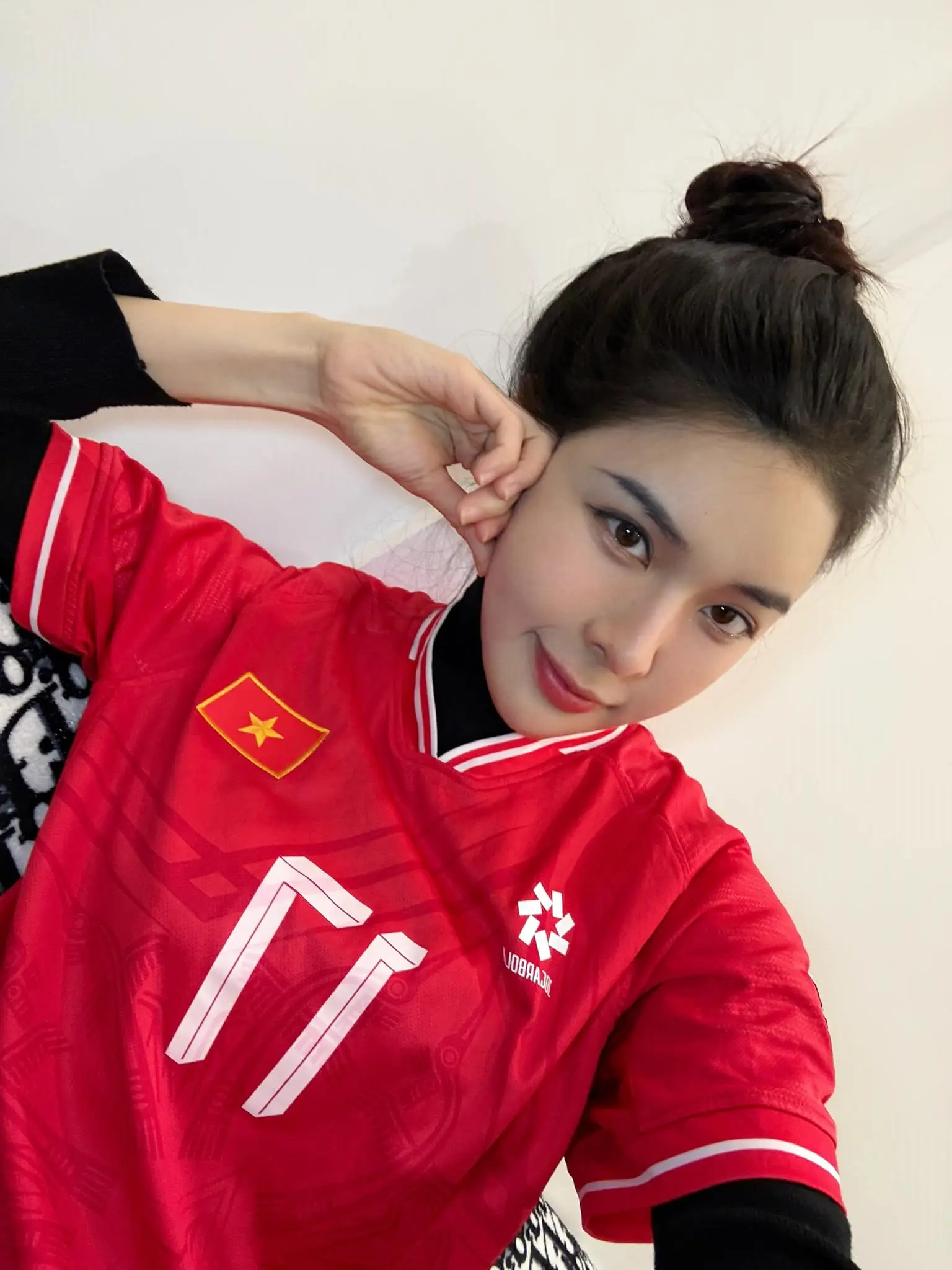 Cô gái được Văn Thanh gọi là “vợ tôi” trên mạng: Gia thế cực khủng, vóc dáng sexy, kiếm tiền siêu giỏi- Ảnh 2. Cô gái được Văn Thanh gọi là “vợ tôi” trên mạng: Gia thế cực khủng, vóc dáng sexy, kiếm tiền siêu giỏi- Ảnh 2.
